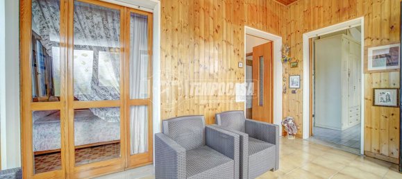 4 bedrooms Villa in Cassano Magnago, Italy No. 361285 12