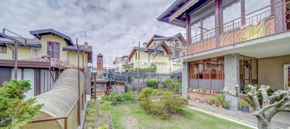 4 bedrooms Villa in Cassano Magnago, Italy No. 361285 36