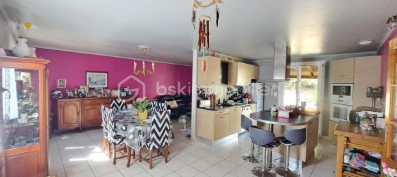 3 bedrooms House in Saint-Astier, France No. 279894 2