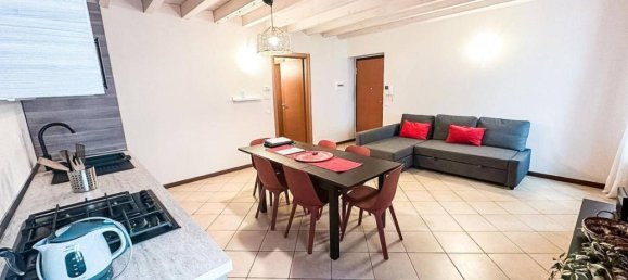 3-salle Appartement à Gardone Riviera, Italy No. 40355 4