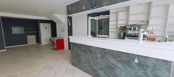 200m² Commercial property in Bourbonne-les-Bains, France No. 263408 2