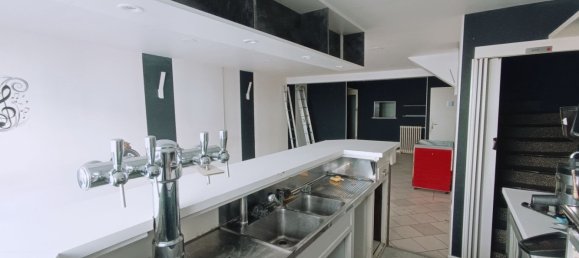 200m² Commercial property in Bourbonne-les-Bains, France No. 263408 3