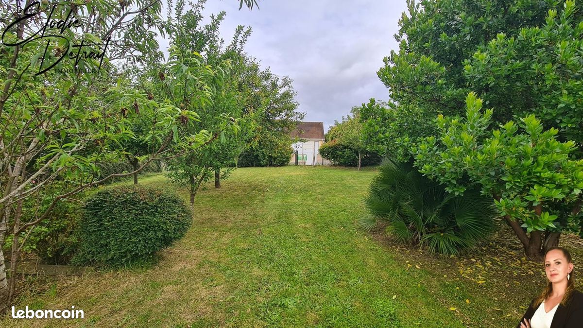  قطعة أرض في La Bazoge, France 385متر مربع رقم 112269