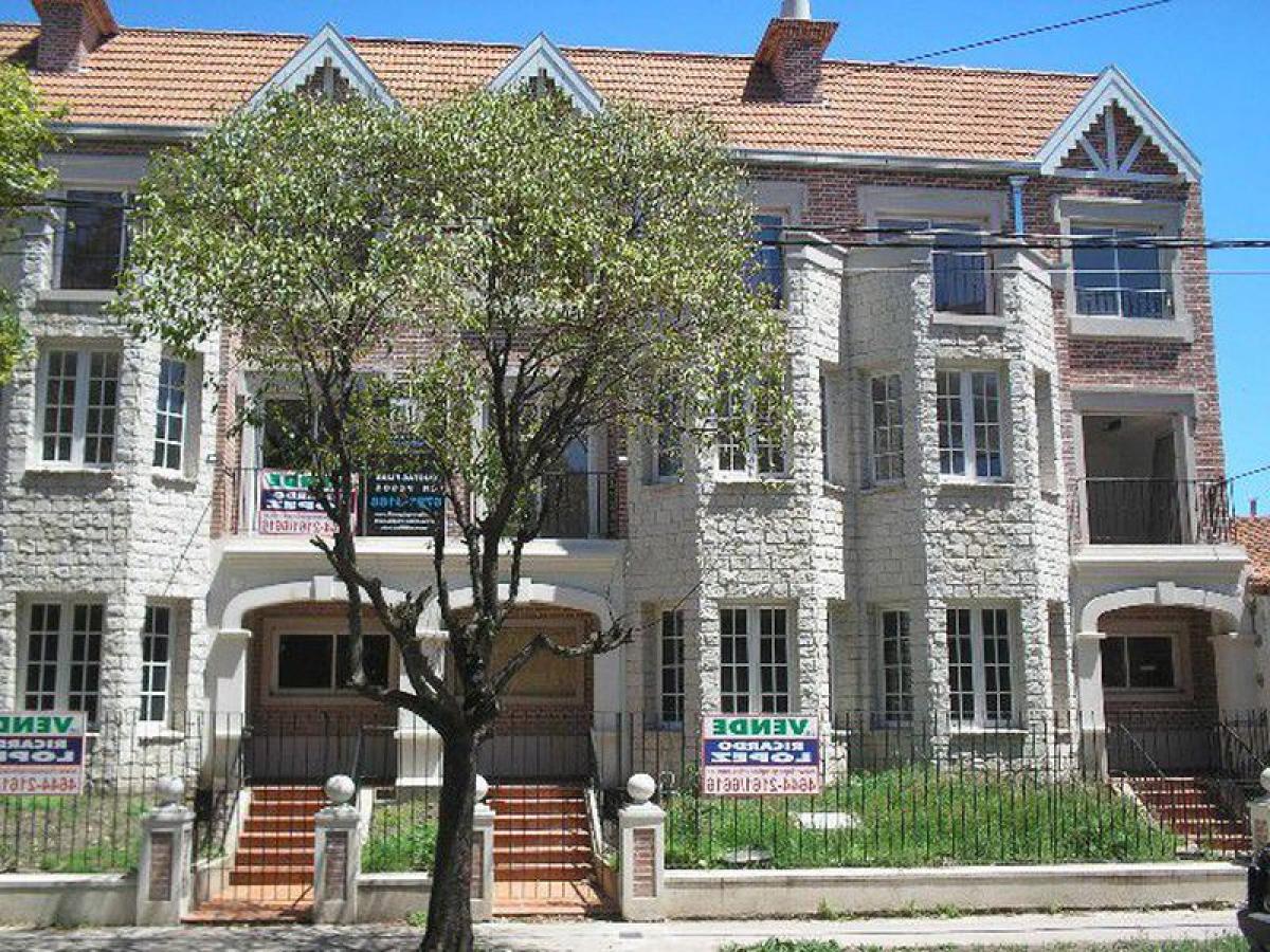 3 bedrooms House in Moron, Argentina No. 10202