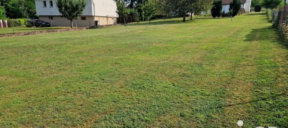 939m² Land in Marnay, France No. 80190 2