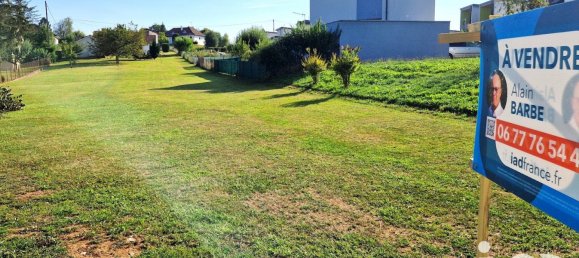 939m² Land in Marnay, France No. 80190 8