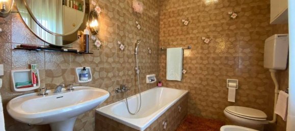 4 bedrooms House in Anguillara Veneta, Italy No. 325520 14