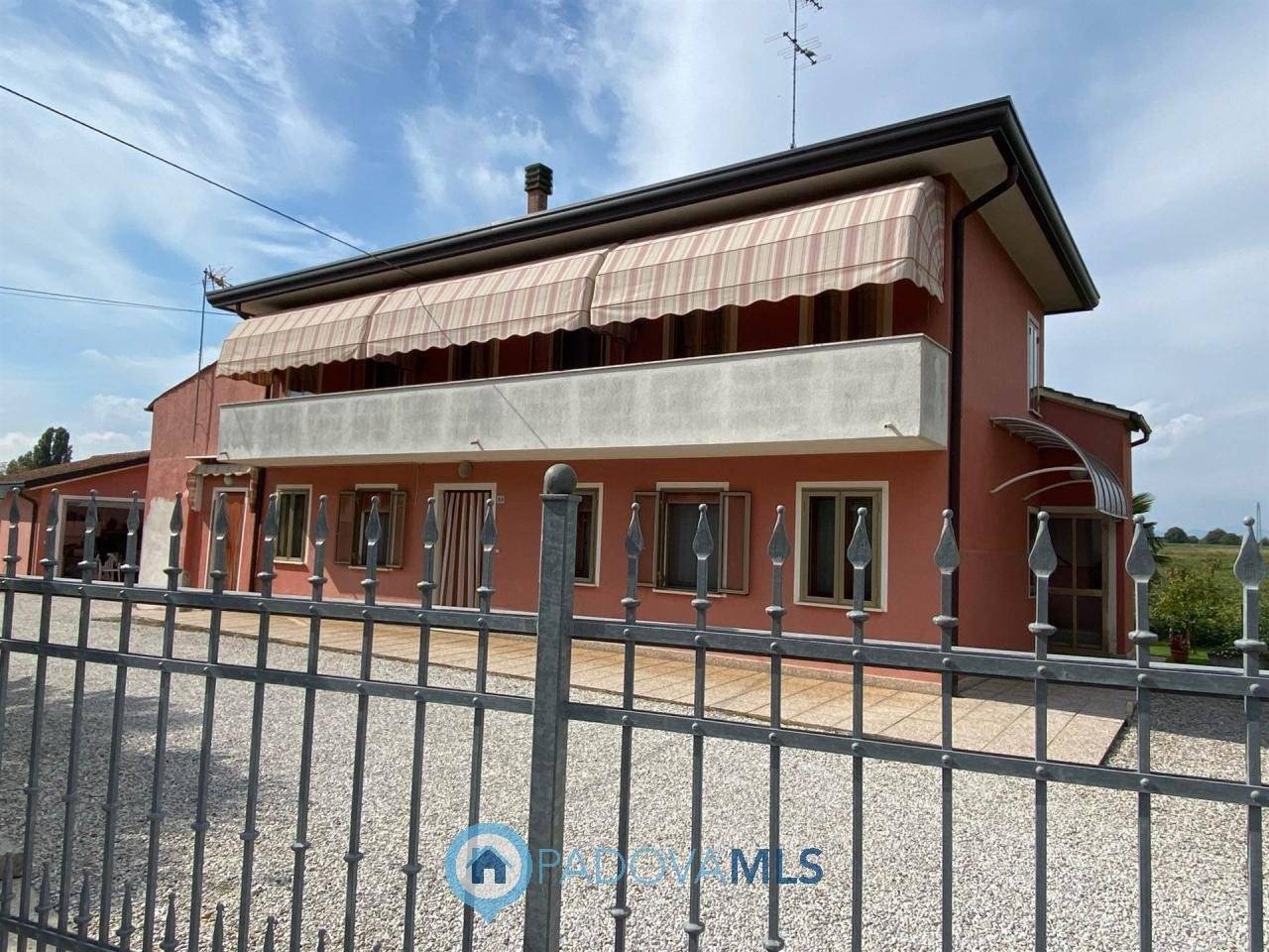 4 bedrooms House in Anguillara Veneta, Italy No. 325520