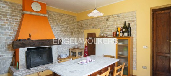 Villa de 4 dormitorios en Giulianova, Italy No. 345348 2