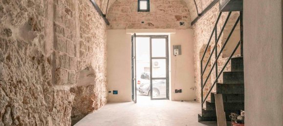 Квартира с 5 комнатами в Остуни, Италия № 120824 6