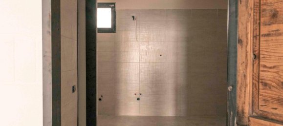 Квартира с 5 комнатами в Остуни, Италия № 120824 2