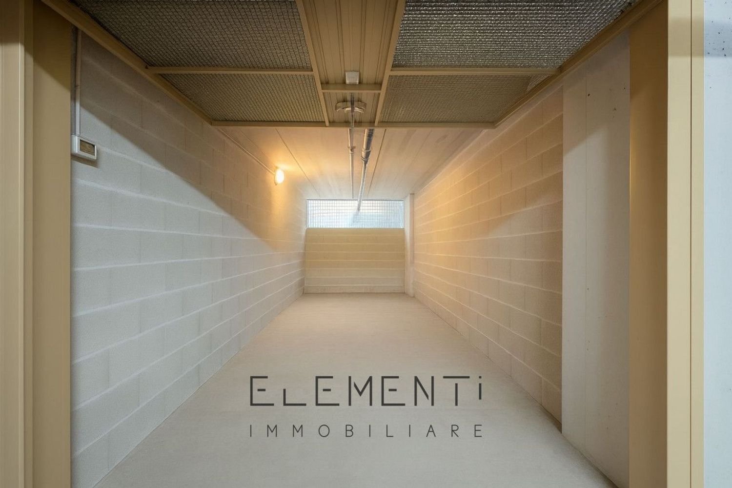 Garage in Verona, Italy 22m², Nr. 303450