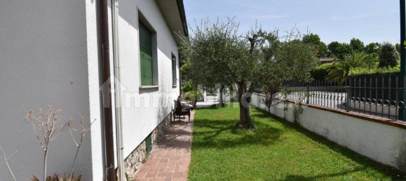 2 bedrooms Villa in Forte dei Marmi, Italy No. 188634 5