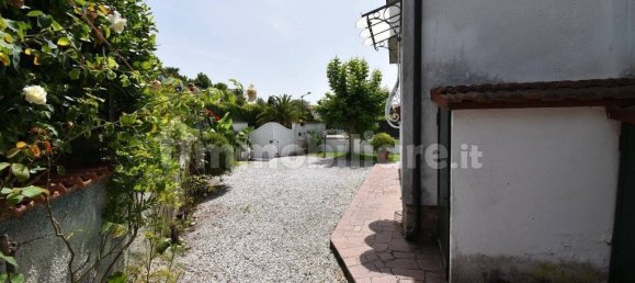 2 bedrooms Villa in Forte dei Marmi, Italy No. 188634 9