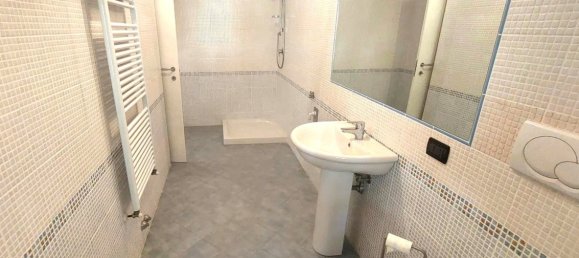 4 Schlafzimmer Wohnung in Vernio, Italy, Nr. 352598 14