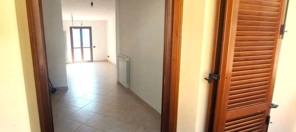 4 Schlafzimmer Wohnung in Vernio, Italy, Nr. 352598 11