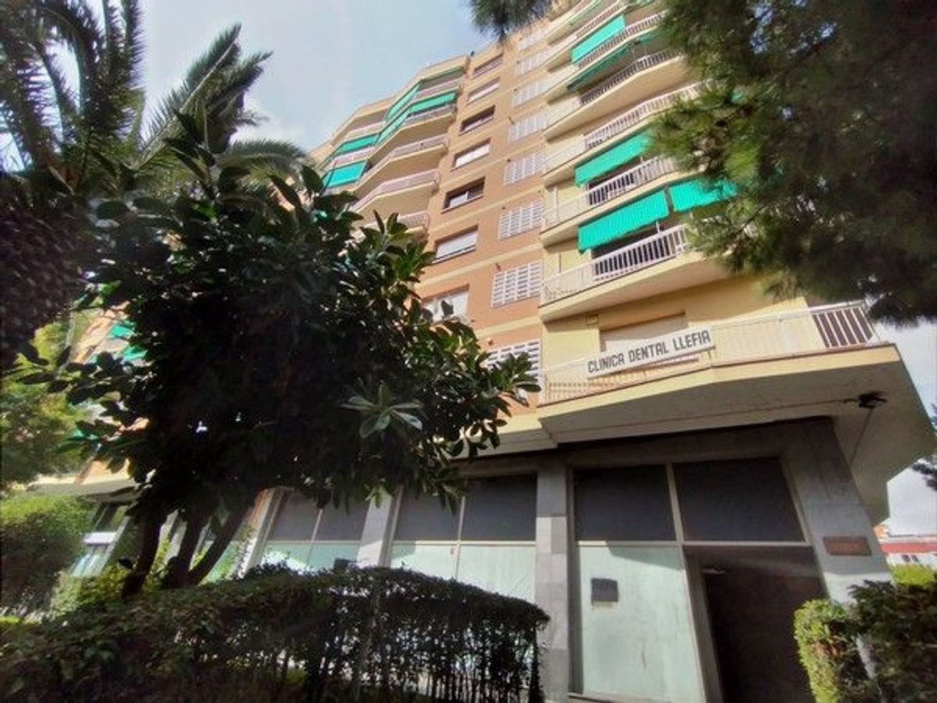 Propiedad comercial en Badalona, Spain 281 m² No. 204159