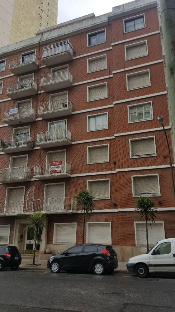 Apartamento de 3 dormitorios en Mar del Plata, Argentina No. 98854