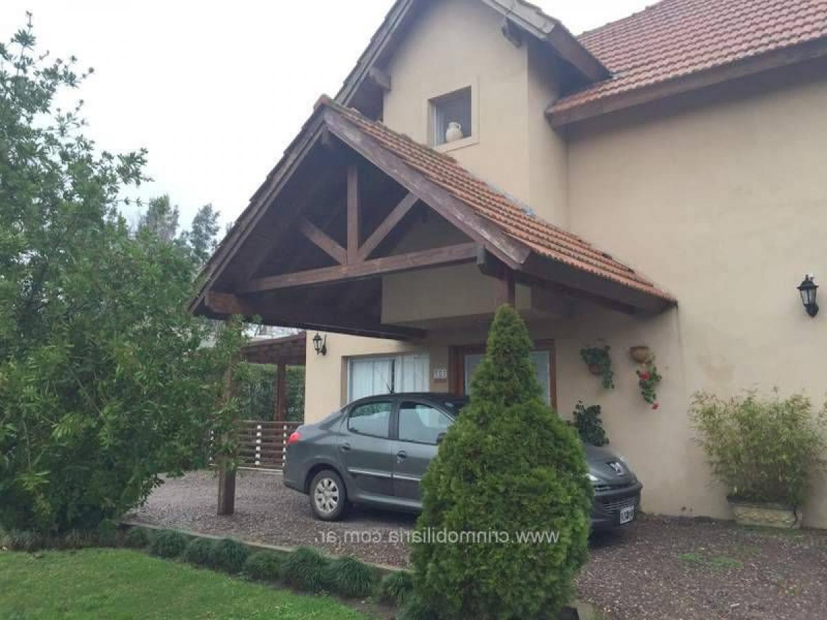 3 Schlafzimmer Haus in Escobar, Argentina, Nr. 94034