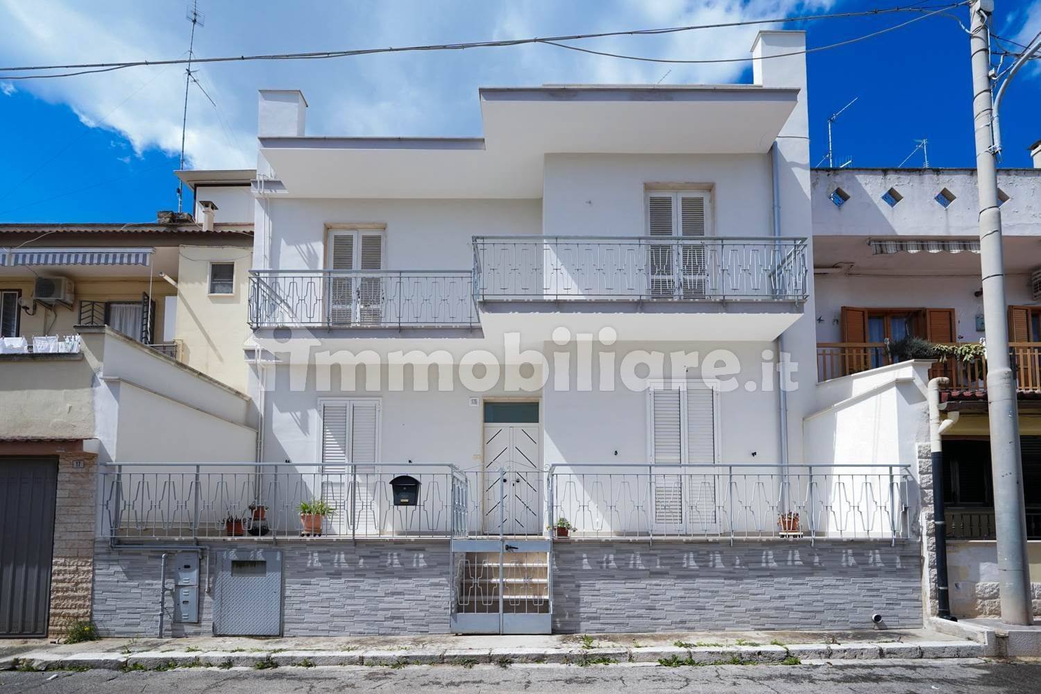 2 bedrooms Apartment in Palo del Colle, Italy No. 371104