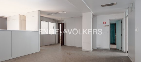 60 bedrooms Hotel in Lisbon, Portugal No. 106075 27