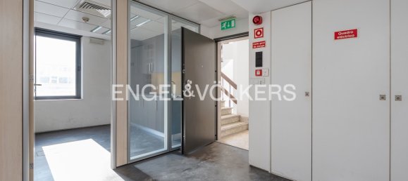 60 bedrooms Hotel in Lisbon, Portugal No. 106075 37