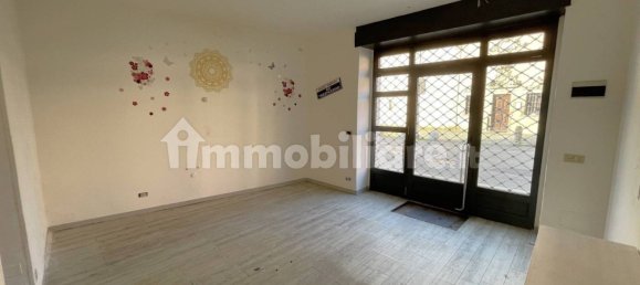 2 rooms Commercial property in Azzano San Paolo, Italy No. 121981 3