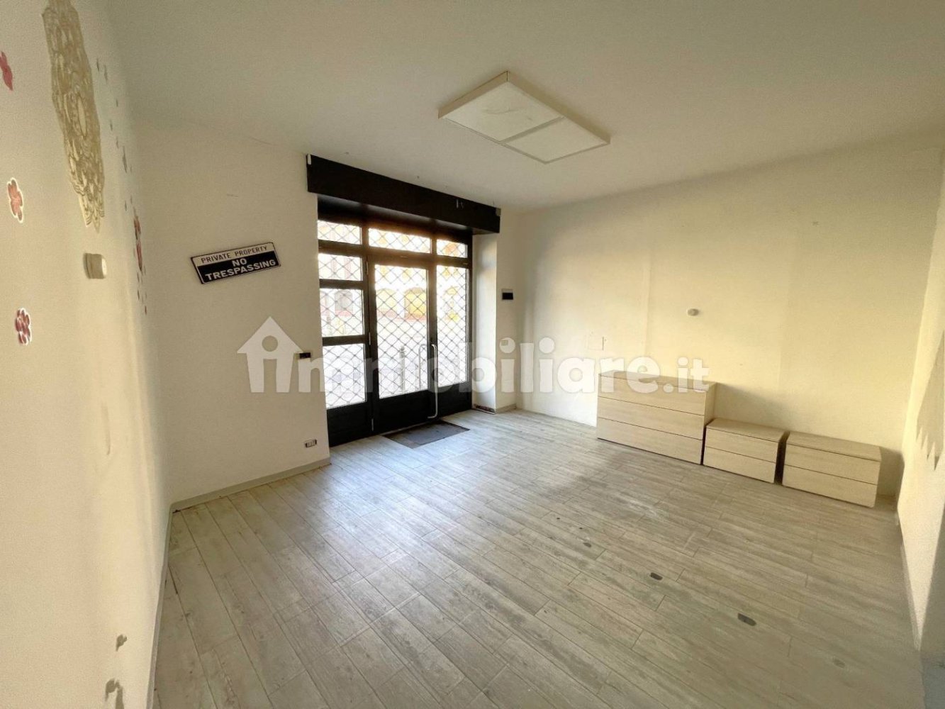 2 rooms Commercial property in Azzano San Paolo, Italy No. 121981