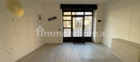 2 rooms Commercial property in Azzano San Paolo, Italy No. 121981 2
