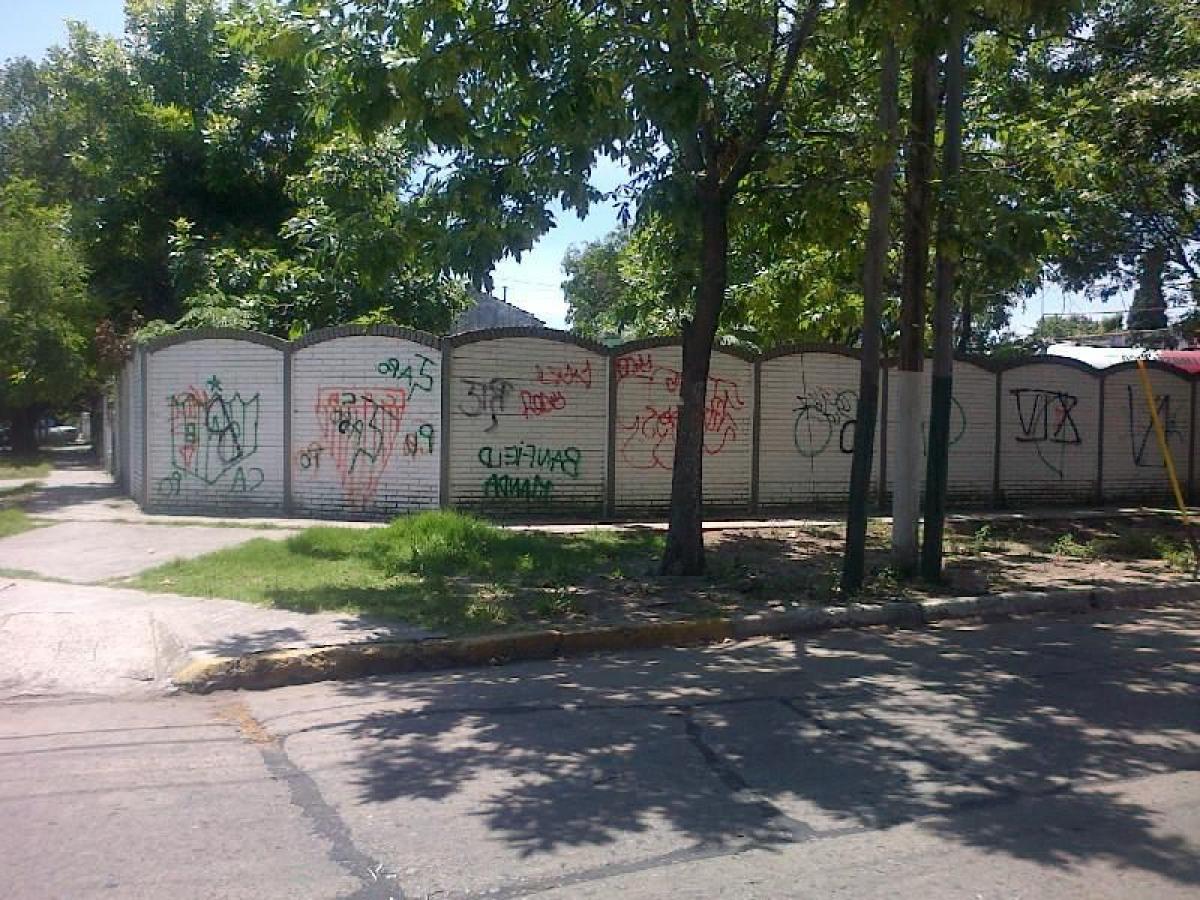 Земельный участок в Ломас-де-Самора, Аргентина № 32880