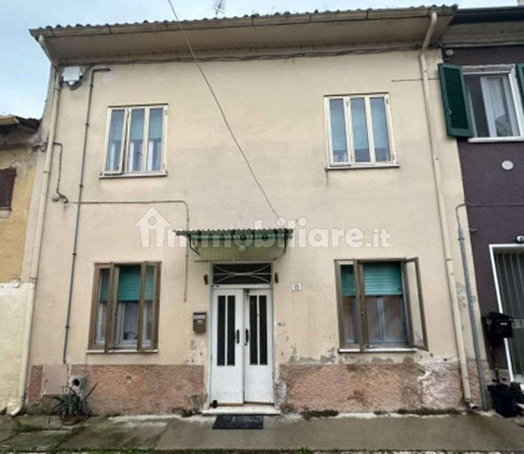 2 Schlafzimmer Haus in Roverbella, Italy, Nr. 140433