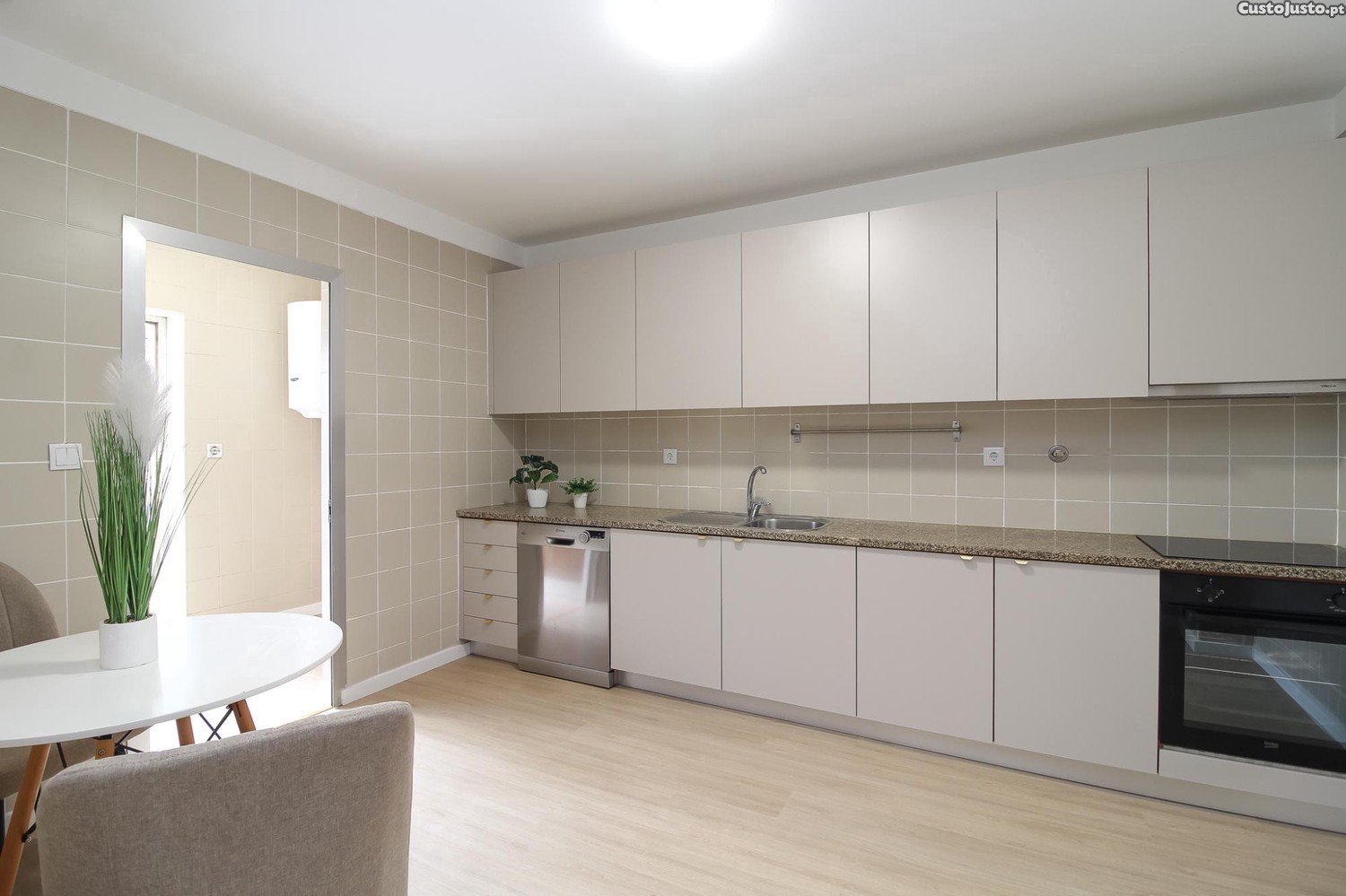 2 bedrooms Duplex in Ermesinde, Portugal No. 338340