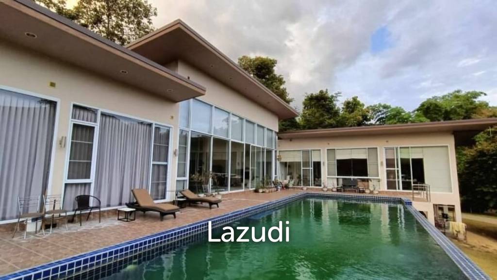 4 bedrooms Villa in Chiang Mai, Thailand No. 16767