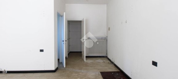 2-salle Bureau à Ponte San Pietro, Italy No. 231331 7