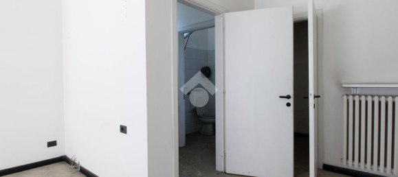 2-salle Bureau à Ponte San Pietro, Italy No. 231331 8