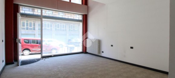 2-salle Bureau à Ponte San Pietro, Italy No. 231331 2