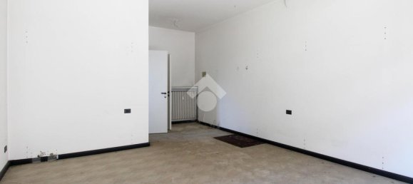 2-salle Bureau à Ponte San Pietro, Italy No. 231331 3