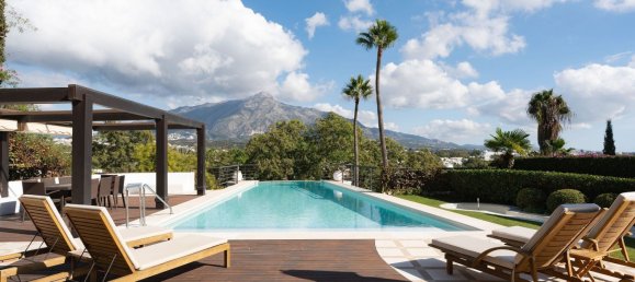 3 bedrooms Villa in Marbella, Spain No. 141238 6