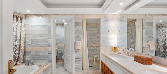 3 bedrooms Villa in Marbella, Spain No. 141238 21