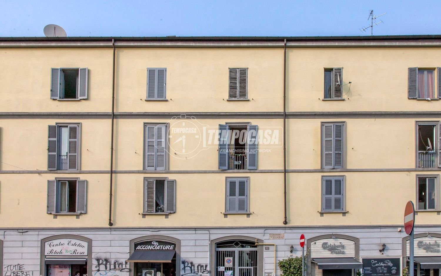 2 bedrooms Apartment in Milan, Italy No. 382491