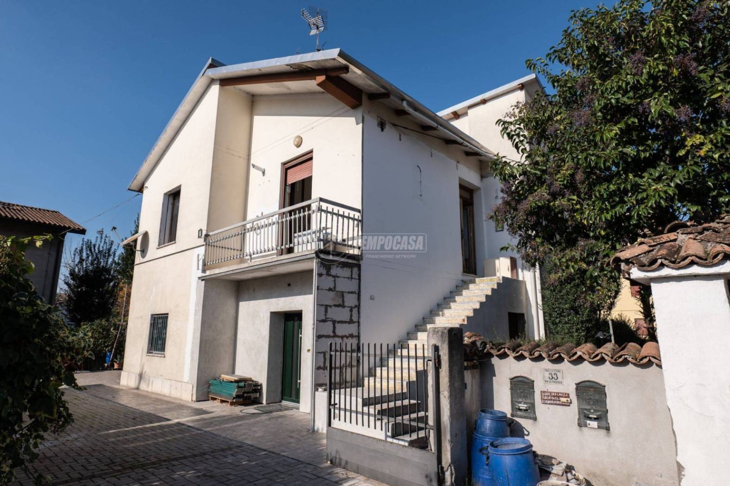 Villa de 6 dormitorios en Crevalcore, Italy No. 109773