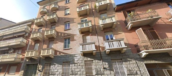 3 rooms Apartment in Turin, Italy No. 10153 4