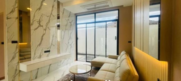 8 bedrooms Villa in Pattaya, Thailand No. 17184 3