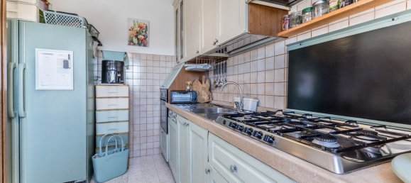 3-salle Appartement à Latina, Italy No. 295434 9