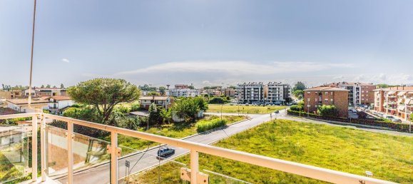 3-salle Appartement à Latina, Italy No. 295434 22