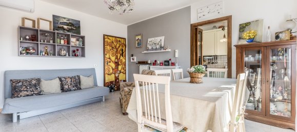 3-salle Appartement à Latina, Italy No. 295434 3