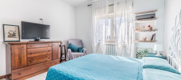 3-salle Appartement à Latina, Italy No. 295434 16