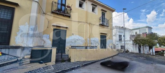 4 bedrooms Apartment in Boscotrecase, Italy No. 341276 3