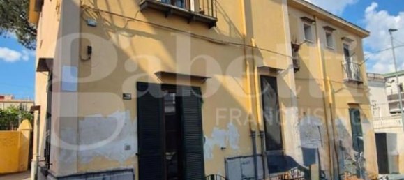 4 bedrooms Apartment in Boscotrecase, Italy No. 341276 2