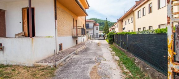 3 bedrooms Apartment in Cittaducale, Italy No. 298322 2